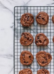 bake a dessert with weed sugar